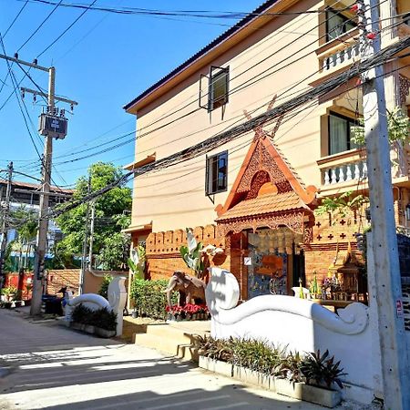 Anumat Premium Budget Hotel Chiang Mai Bagian luar foto