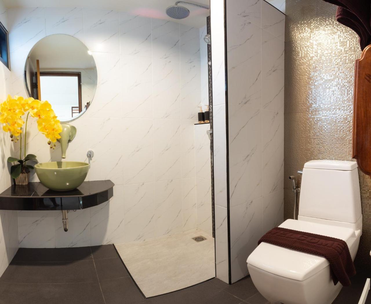 Anumat Premium Budget Hotel Chiang Mai Bagian luar foto