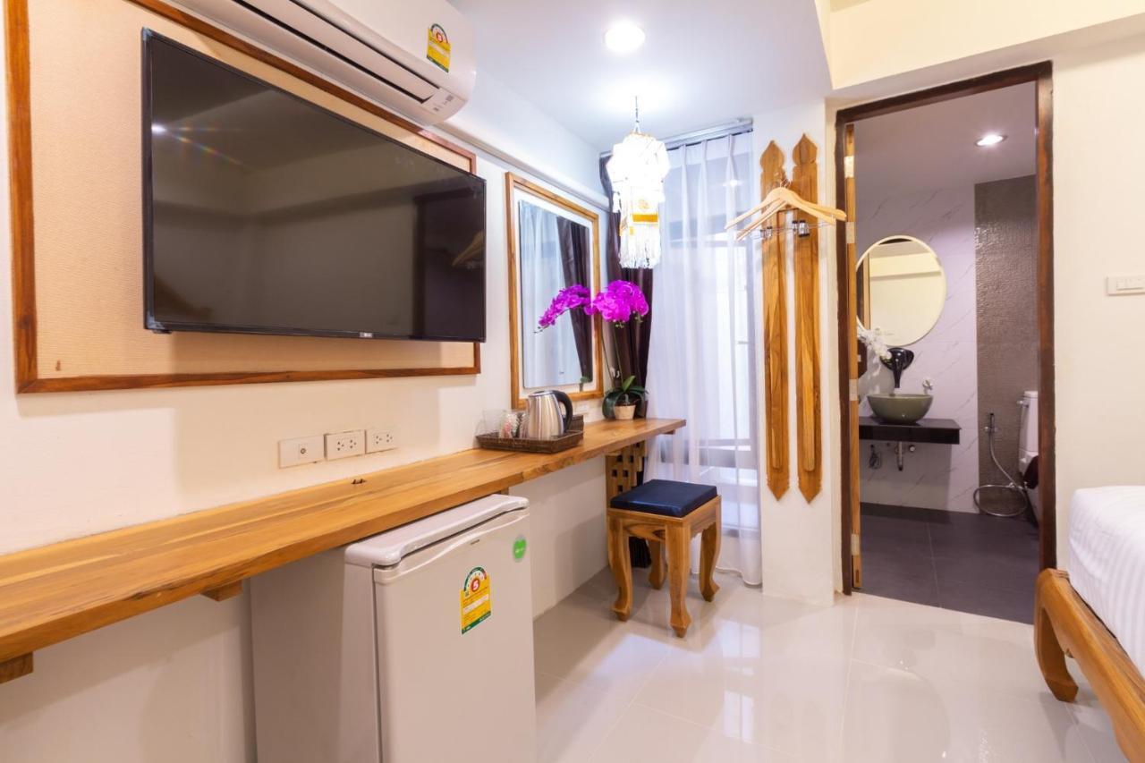 Anumat Premium Budget Hotel Chiang Mai Bagian luar foto