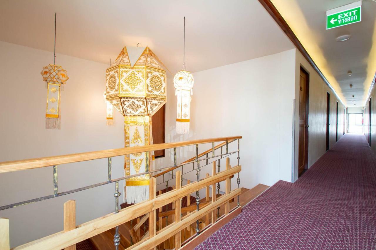 Anumat Premium Budget Hotel Chiang Mai Bagian luar foto